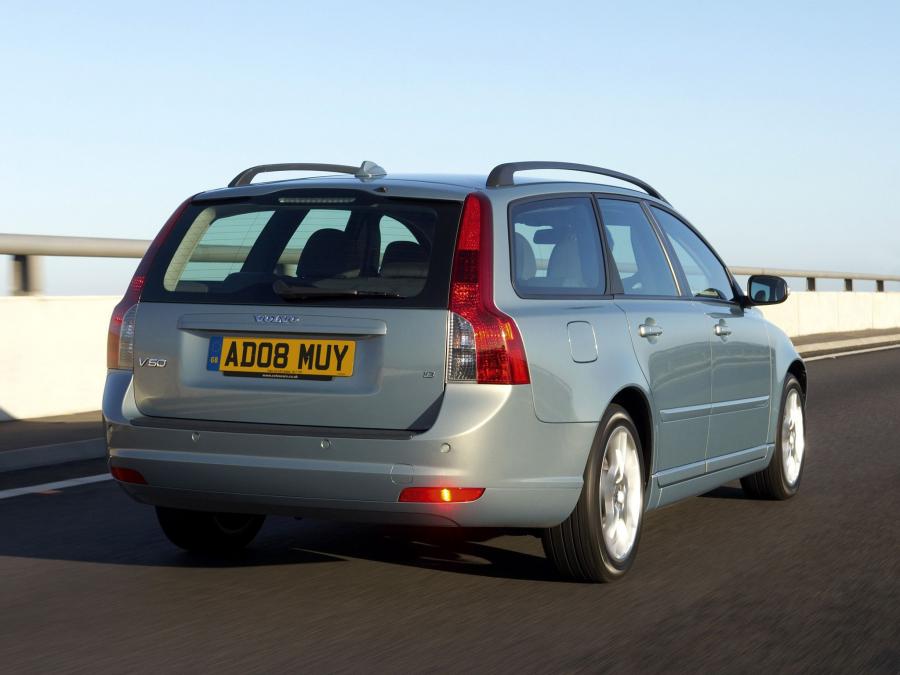  Volvo V50 2007 года  (UK) (фото 11 из 15)
